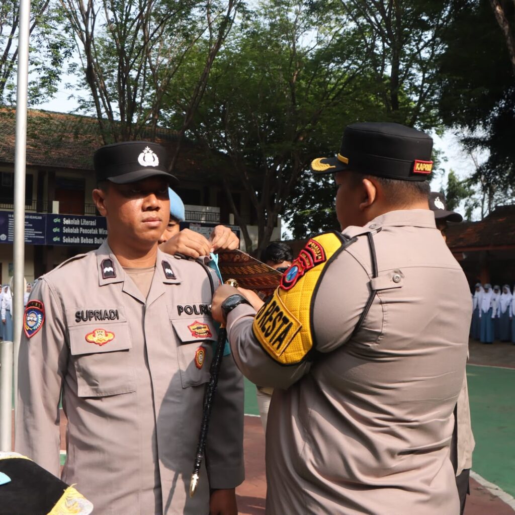 Bentengi Pelajar dari Perundungan dan Narkoba, Kapolresta Tuban Pimpin Apel Polisi Jogo Sekolah di SMKN 1 Tuban