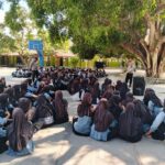 Bhabinkamtibmas Labuhan Haji Dampingi Sosialisasi SPMB SMA Kemala Taruna Bhayangkara