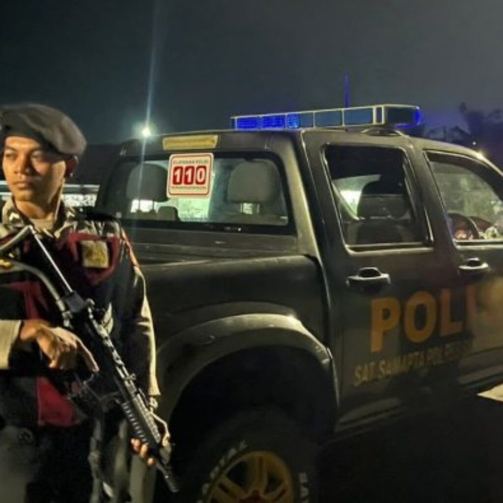 Cegah Kejahatan Dini Hari, Polisi Patroli Blue light Sisir Kawasan Rawan di Taliwang